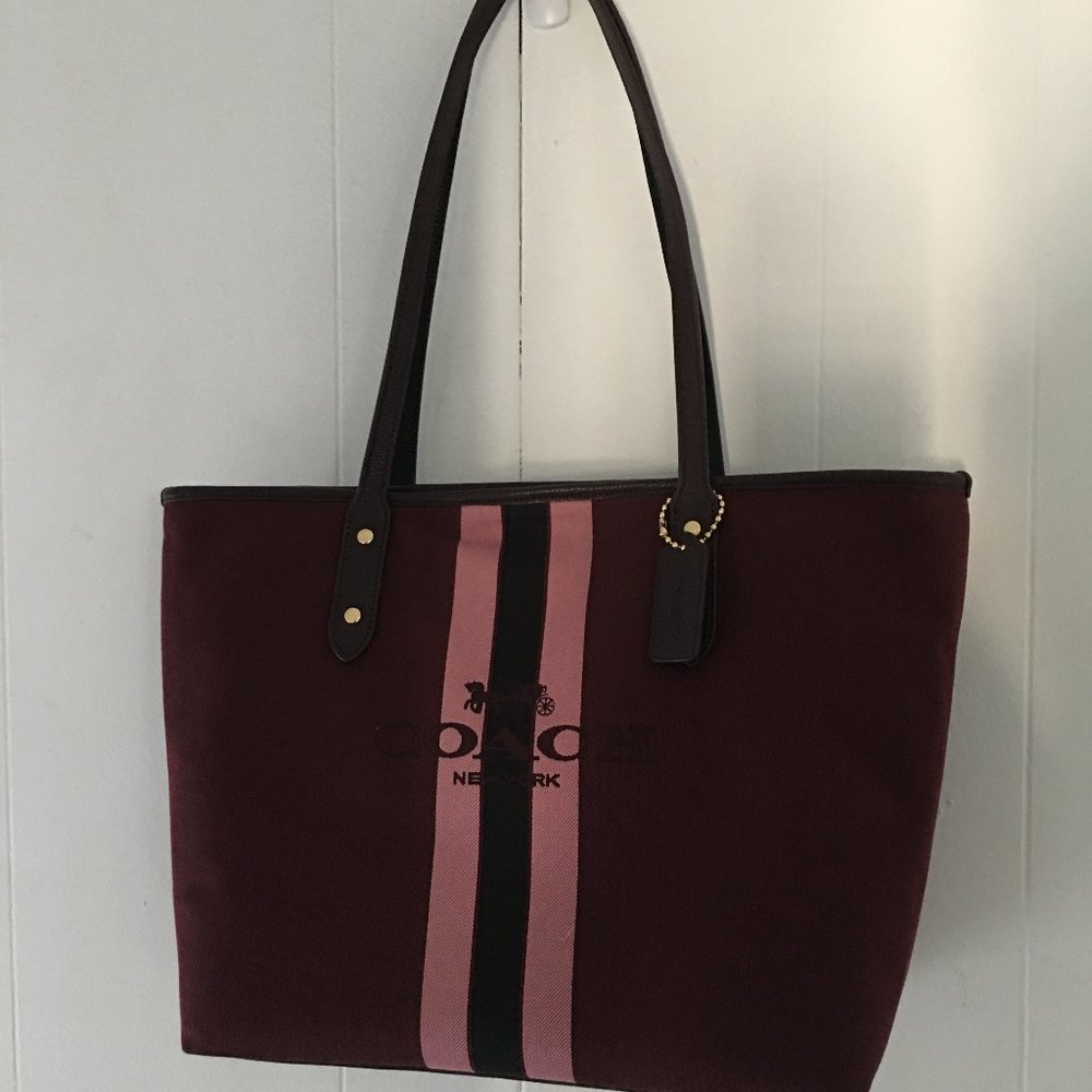 COACH Horse And Carriage Jacquard City Tote (Oxblood/Gold)